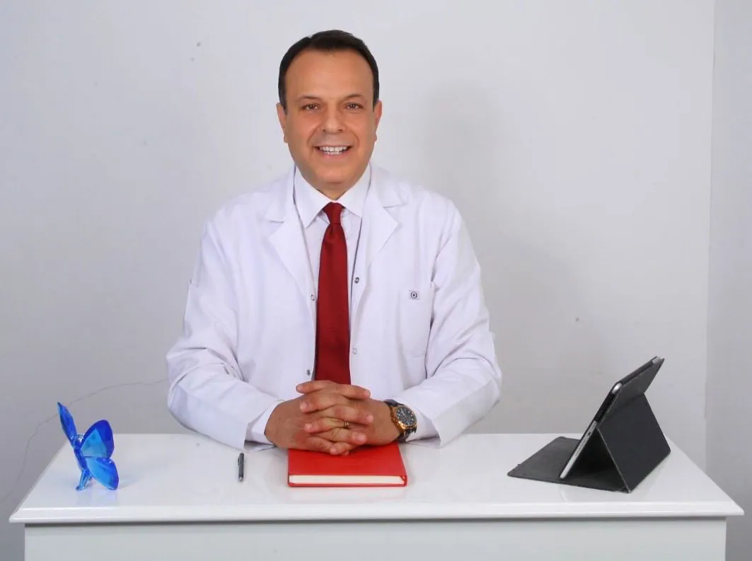 Dr. Hakan Ertok muayenehanesinde